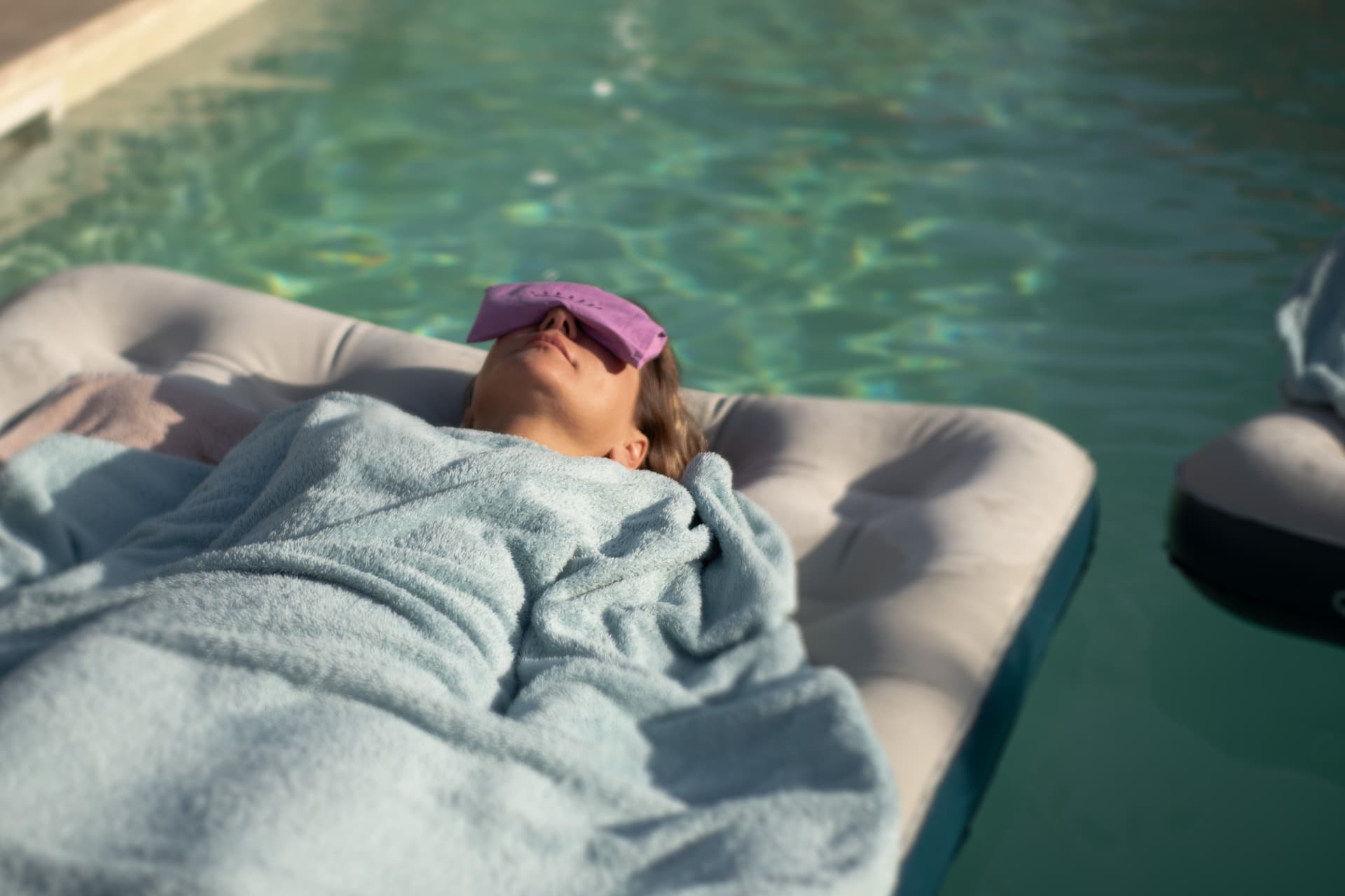 Havuzda rahatlama terapisi