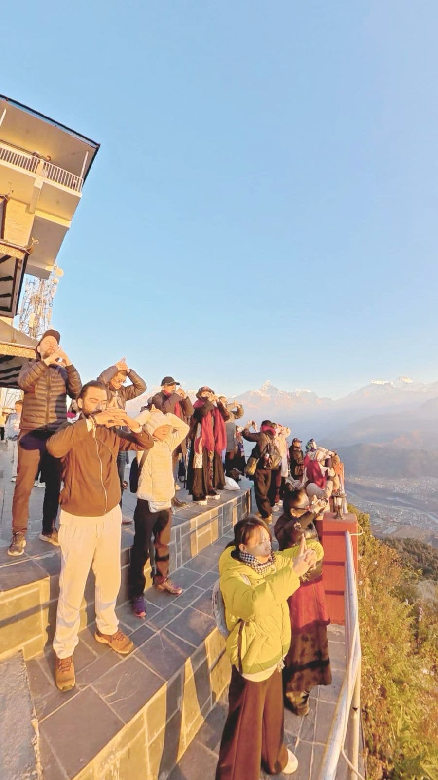 Dağ zirvesinde gün doğumu