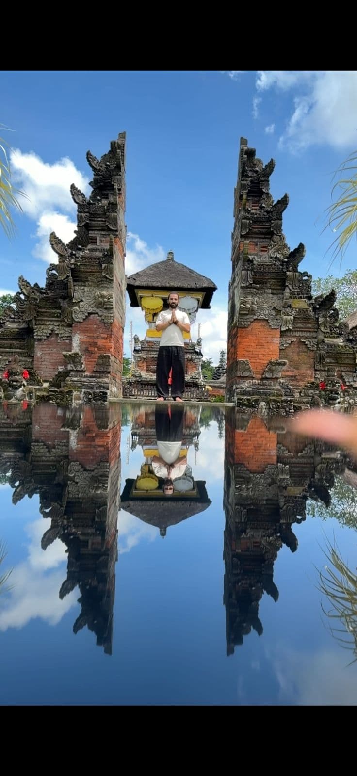 Bali tapınağında dua