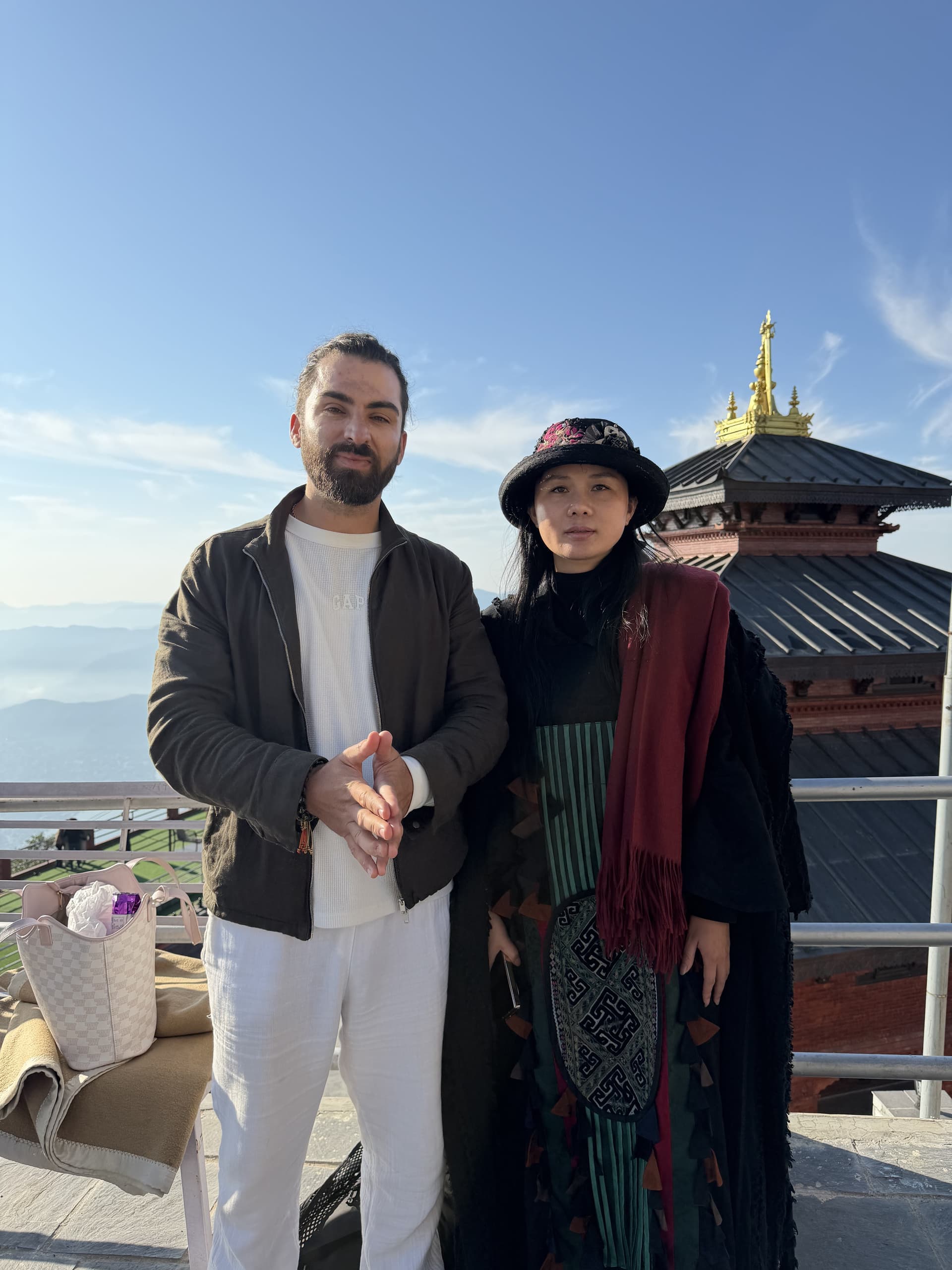 Dağ tapınağında buluşma